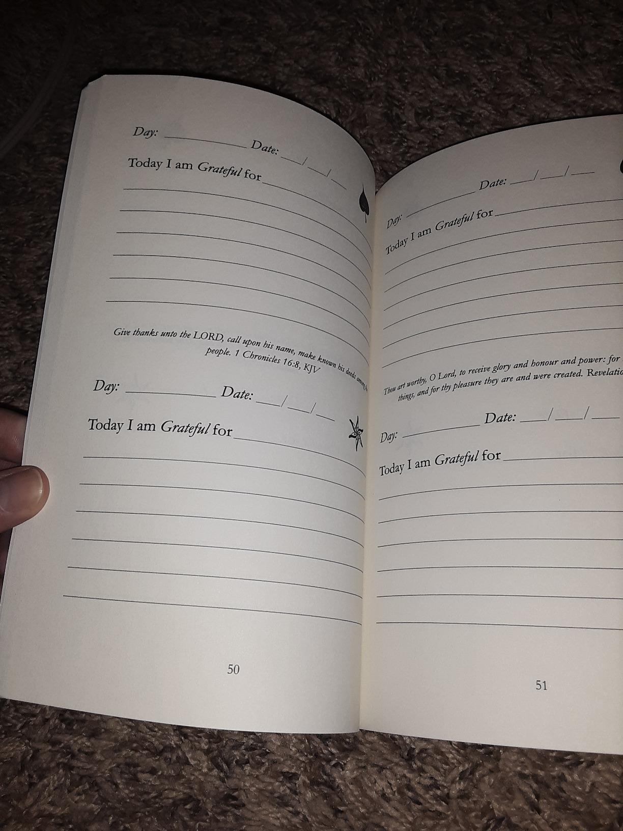 Gratitude Journal: A Journal Filled With Favorite Bible Verses customer photo 2