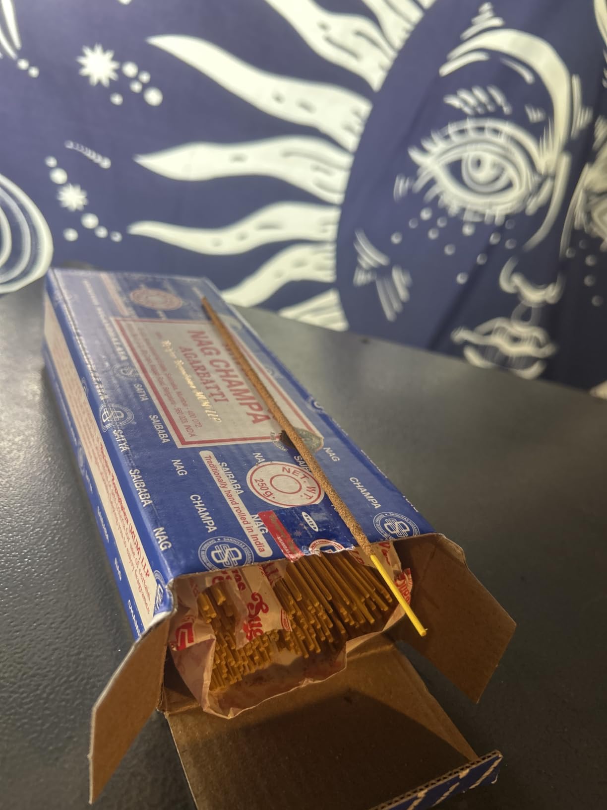 Satya Sai Baba Nag Champa Agarbatti, 250gms Hand Rolled Fine Quality Incense Sticks for Purification, Relaxation, Positivity, Yoga, Meditation customer photo 1