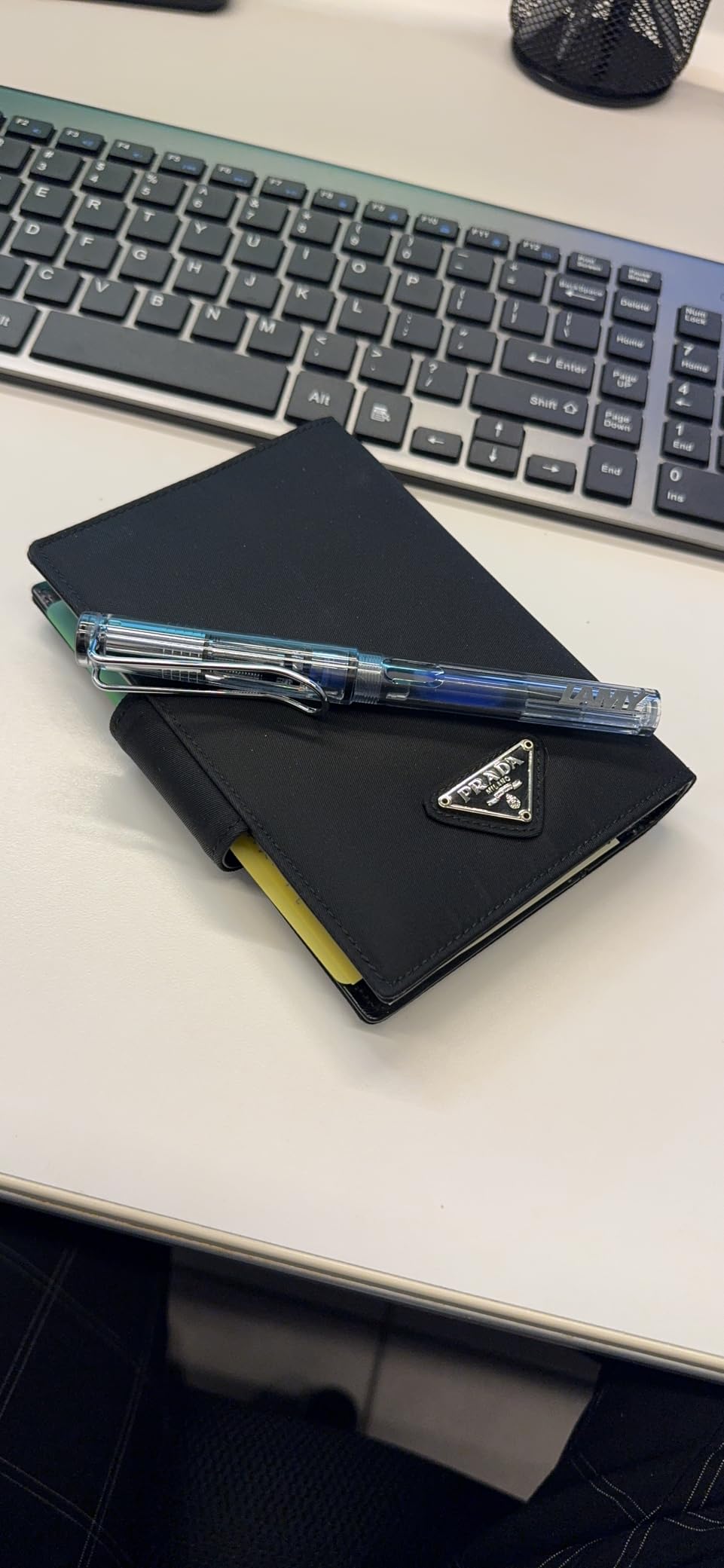 LAMY Safari Vista Transparent Fountain Pen with Medium Nib and Blue Ink (L12M) customer photo 1