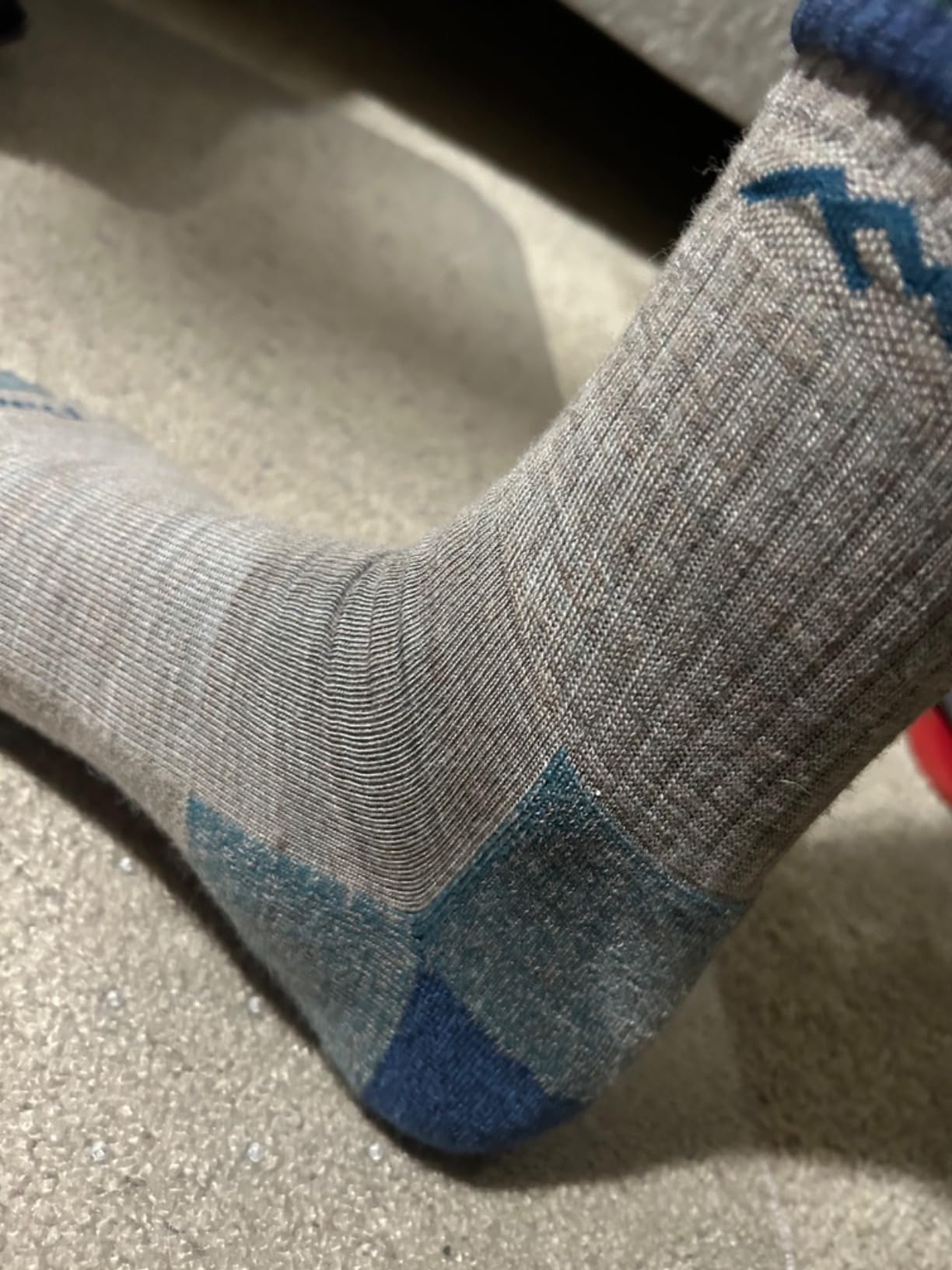 Darn Tough Vermont Men's Hiker Midweight Micro Crew Sock customer photo 2