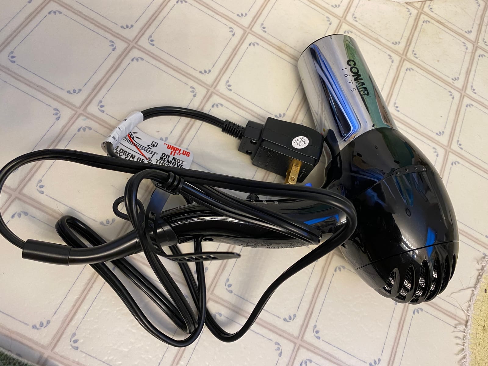 Conair Ionic Hair Dryer with Concentrator Attachment, 1875W, Full Size customer photo 1
