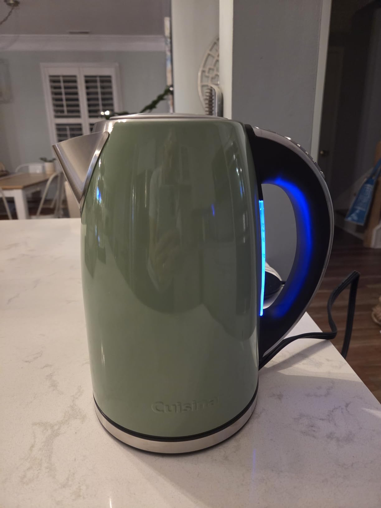 Cuisinart PerfecTemp 1.7-Liter Electric Kettle, Cordless Electric Tea Kettle, 1500W for Fast Heat-Up, 6 Preset Temperatures, 30-Minute Keep Warm, Stay Cool Nonslip Handle, CPK-17P1 customer photo 1