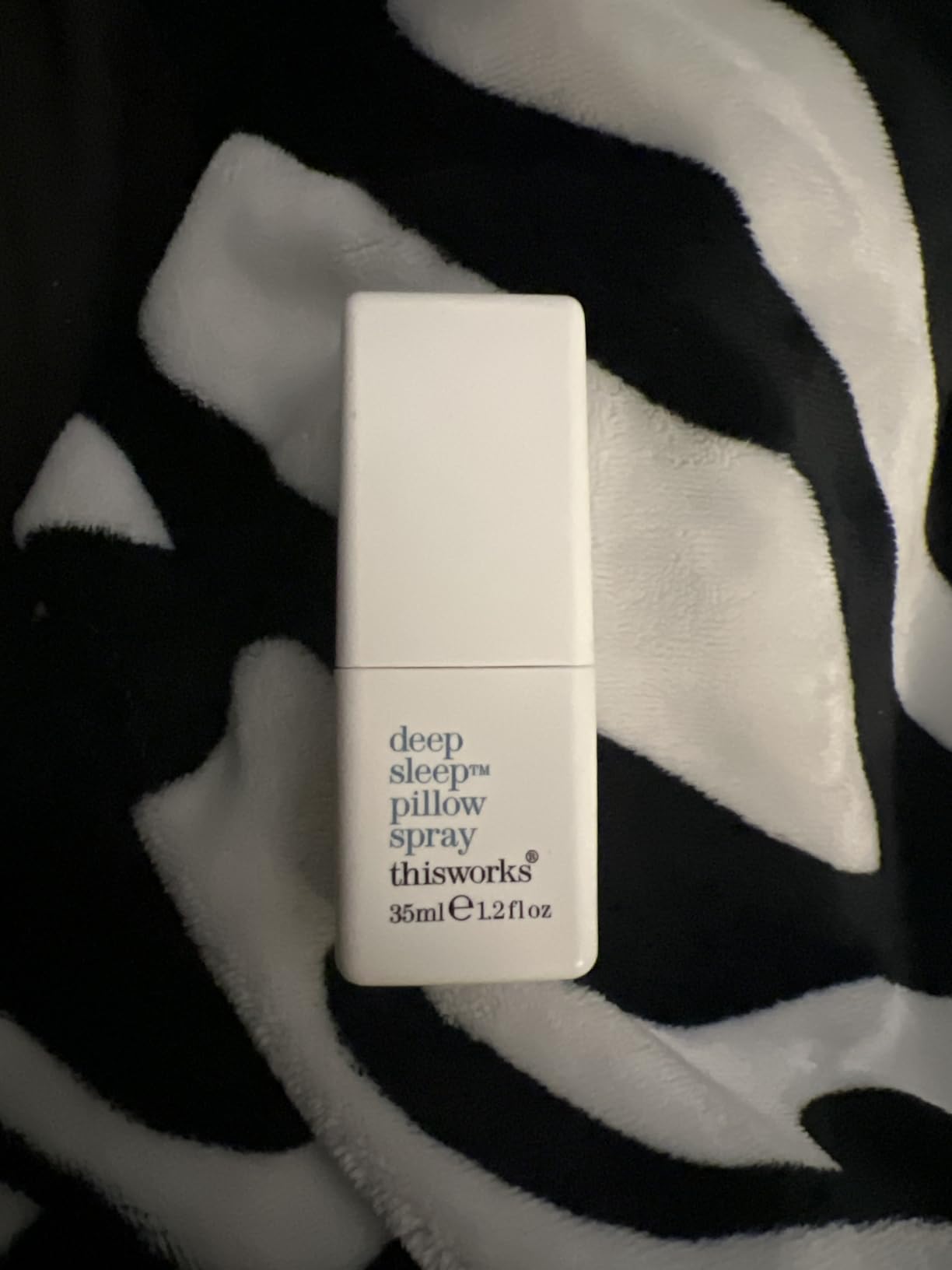 This Works Deep Sleep Pillow Spray with Lavender, Vetivert & Chamomile - Natural Aromatherapy Sleep Mist for Bedtime Relaxation, 75ml / 2.5 fl oz customer photo 1
