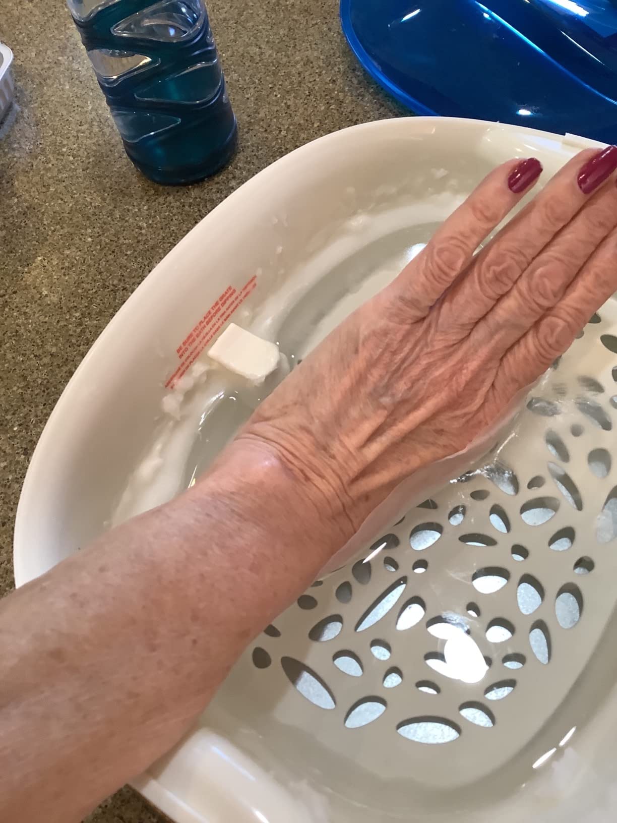 Homedics Paraffin Wax Machine for Hands Therapy | Hypoallergenic Hot Wax Hand Therapy Machine to Soothe and Moisturize Hands - Includes 3 Pounds of Wax and 20 Hand Liners customer photo 2