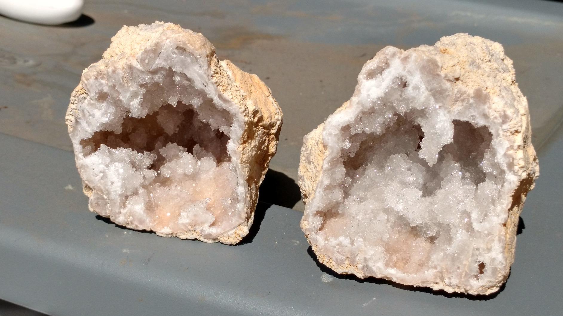 Blue Marble Break Open A Gigantic Geode - Break Your Own Large Geode with Crystals, Earth Science Kit for Kids to Learn Geology customer photo 1