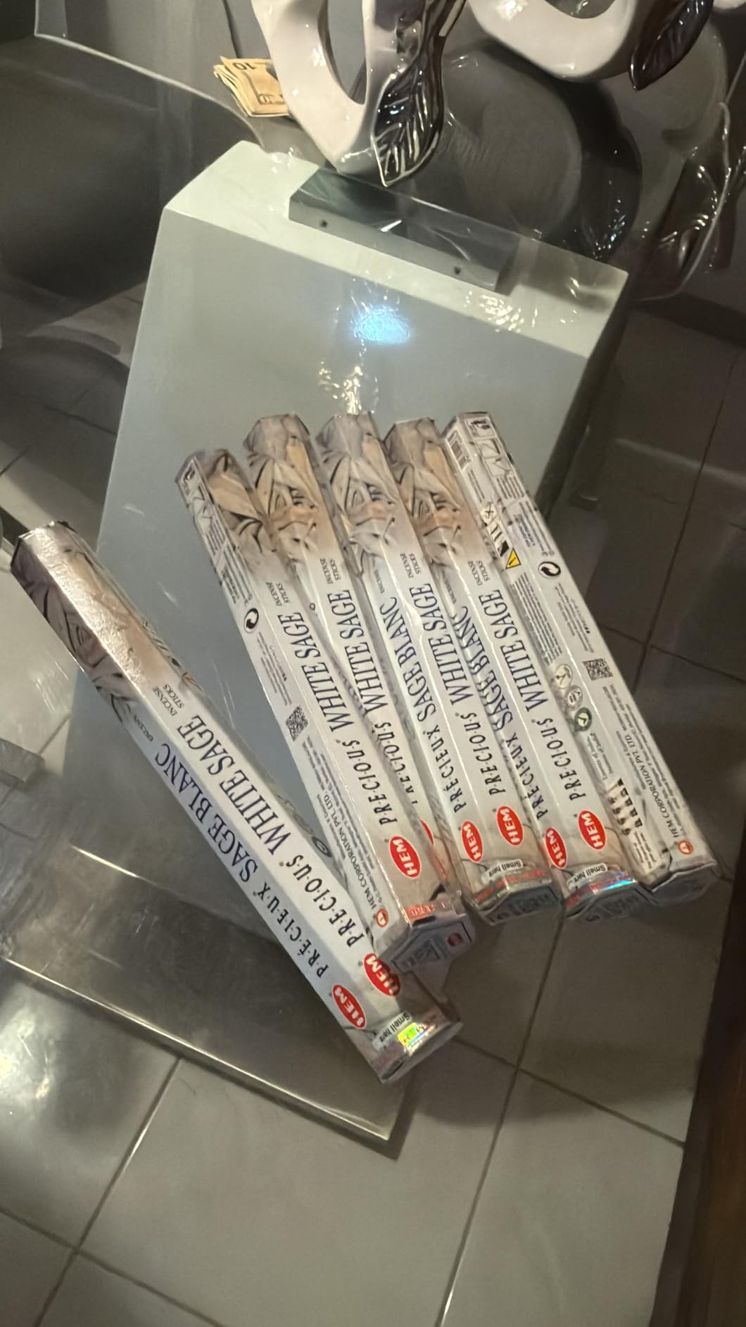 HEM White Sage Incense Sticks - 100 Count | Natural Air Purifying Aromatherapy | Calming and Cleansing Fragrance | Perfect for Meditation and Relaxation | Long-Lasting Burn customer photo 2