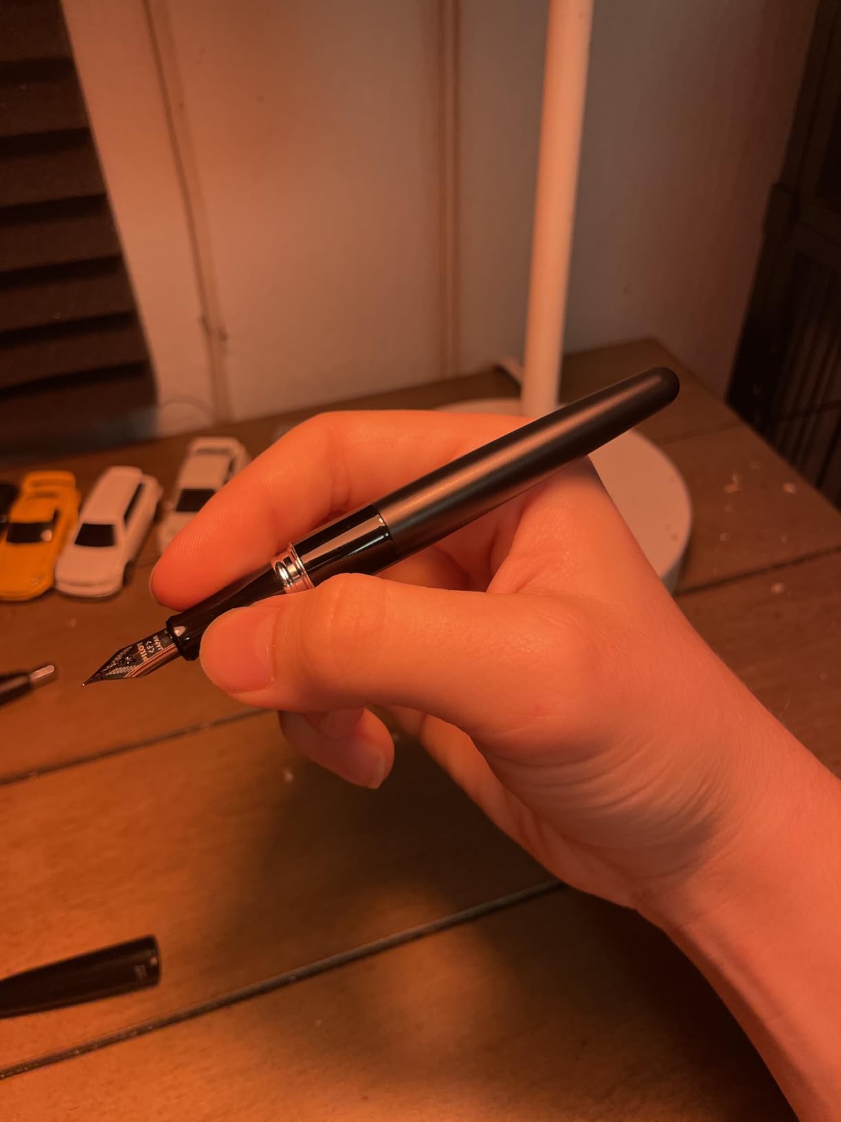 Pilot Metropolitan Collection Fountain Pen, Black Barrel, Classic Design, Fine Nib, Black Ink (91111) customer photo 2