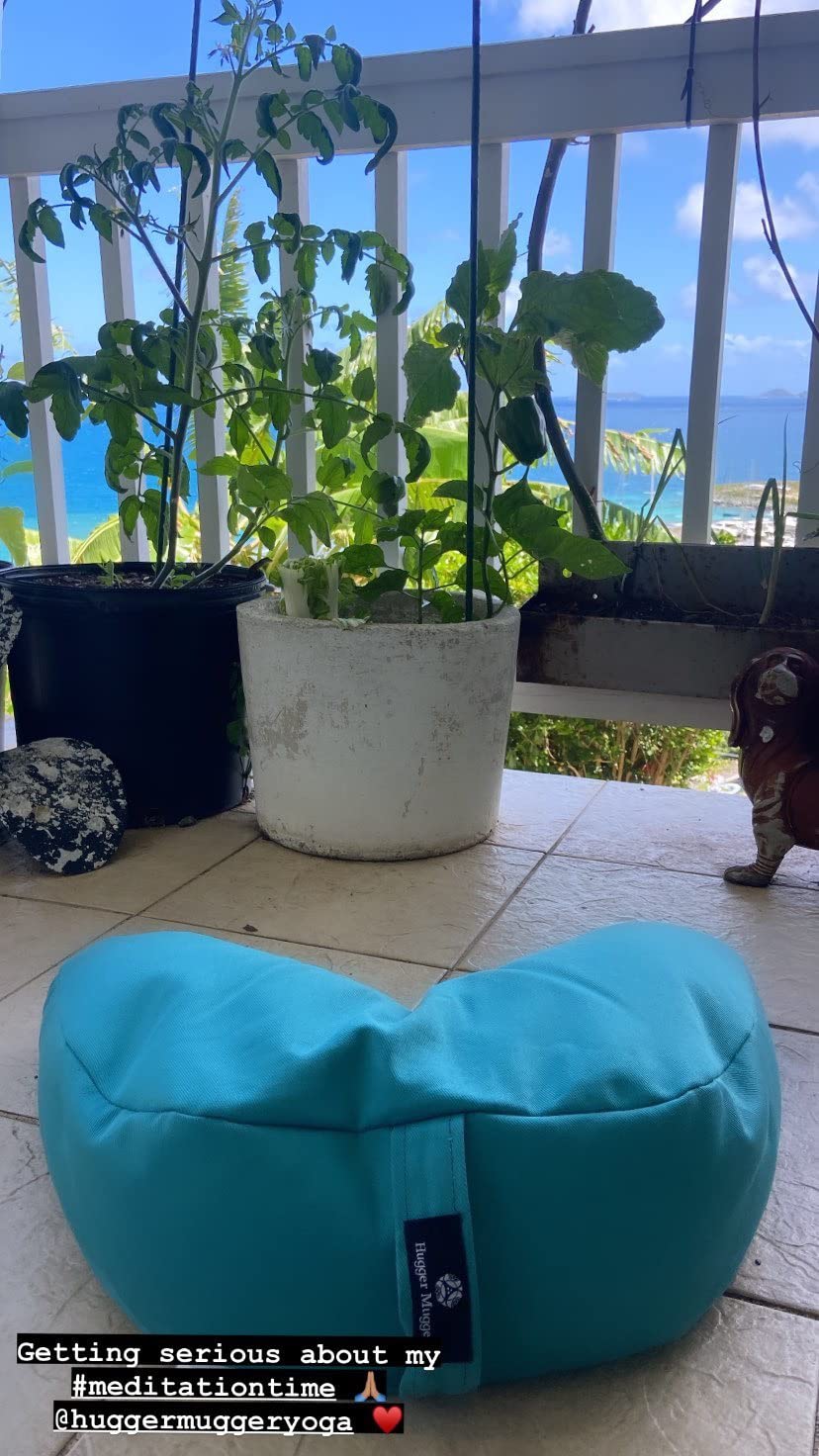 Hugger Mugger V-Shaped Meditation Cushion - Provides Support in Cross-Legged Sitting, Promotes Healthy Posture, Handmade in The USA customer photo 1