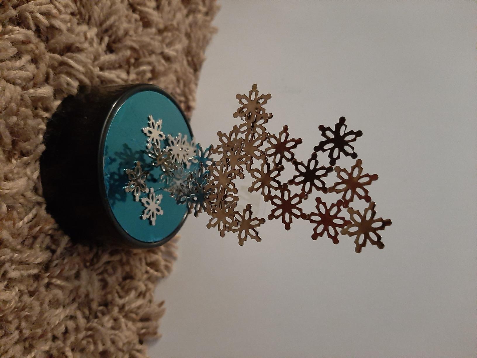 Toys Magnetic Sculptures - Snowflake customer photo 1
