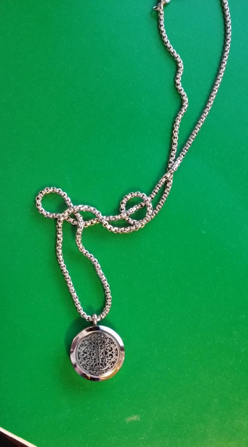 Wild Essentials Wrought Iron Essential Oil Diffuser Necklace, Stainless Steel Locket Pendant with 24 inch Chain, 12 Color Refill Pads, Customizable Color Changing Perfume Jewelry for Aromatherapy customer photo 1