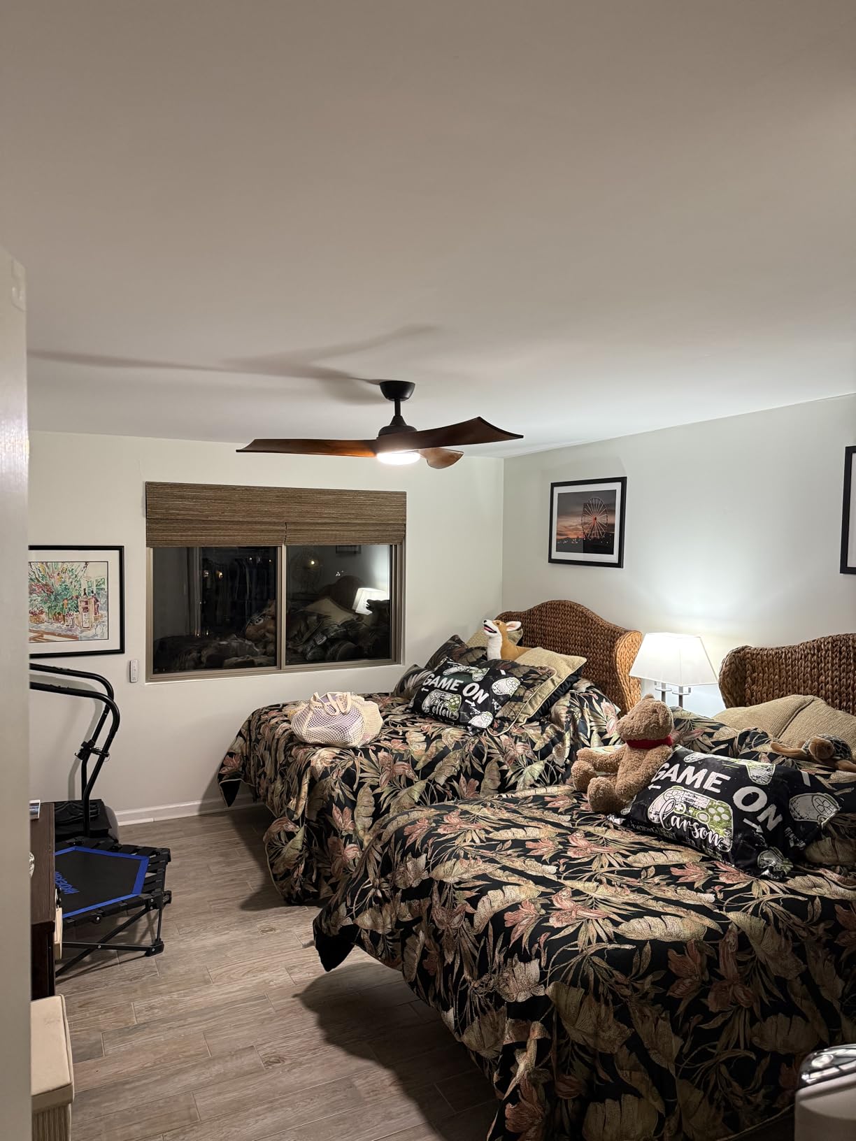 Safavieh Home Collection Nadine Natural Winged Headboard, Queen customer photo 2