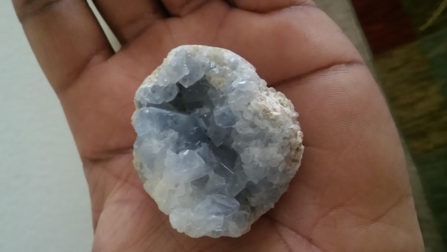 rockcloud Natural Raw Blue Celestite Mineral Healing Crystal Cluster Geode Irregular Home Decoration Gemstone Specimen Large, 2.(Approx 160-220 Gram) customer photo 1