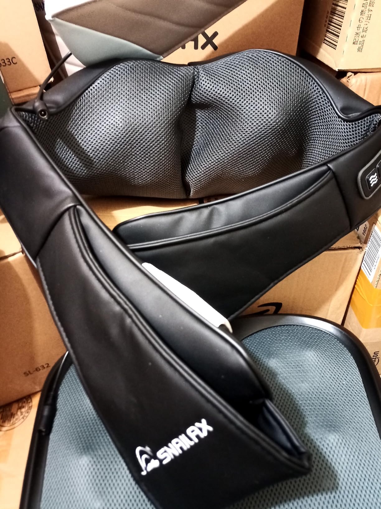 Snailax Shiatsu Neck & Shoulder Massager with Heat, Deep Tissue Kneading Back Massager for Pain Relief, Massage Pillow for Neck, Shoulders, Upper Lower Back, Legs (Not Cordless) customer photo 2
