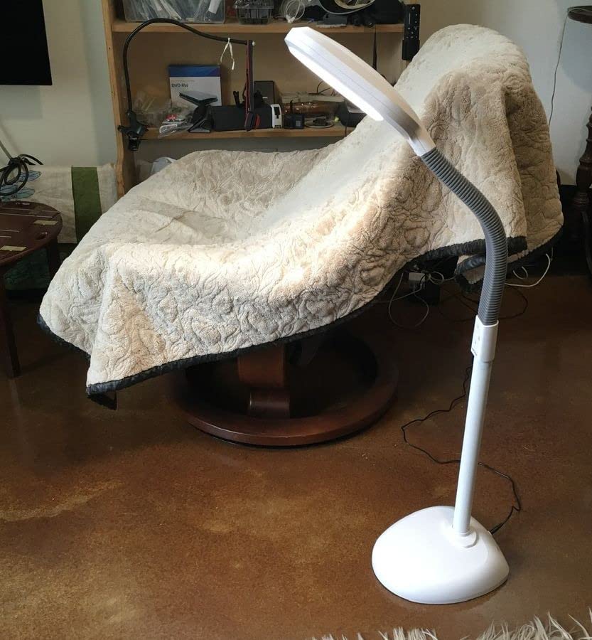 Verilux SmartLight Full Spectrum LED Modern Floor Lamp with Adjustable Brightness, Flexible Gooseneck and Easy Controls - Reduces Eye Strain and Fatigue - Ideal for Reading, Artists, Craft (White) customer photo 1