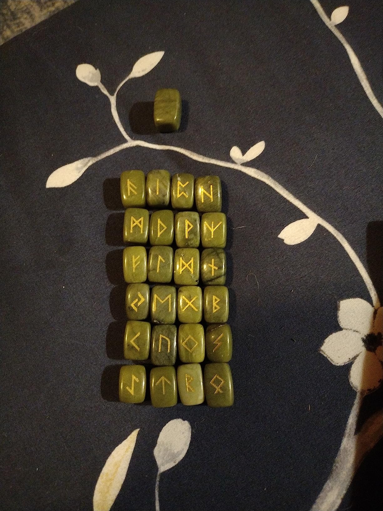 rockcloud Green Jade Rune Stones Tumbled Engraved Lettering Crystal Set | 25PCS 0.59-0.7
