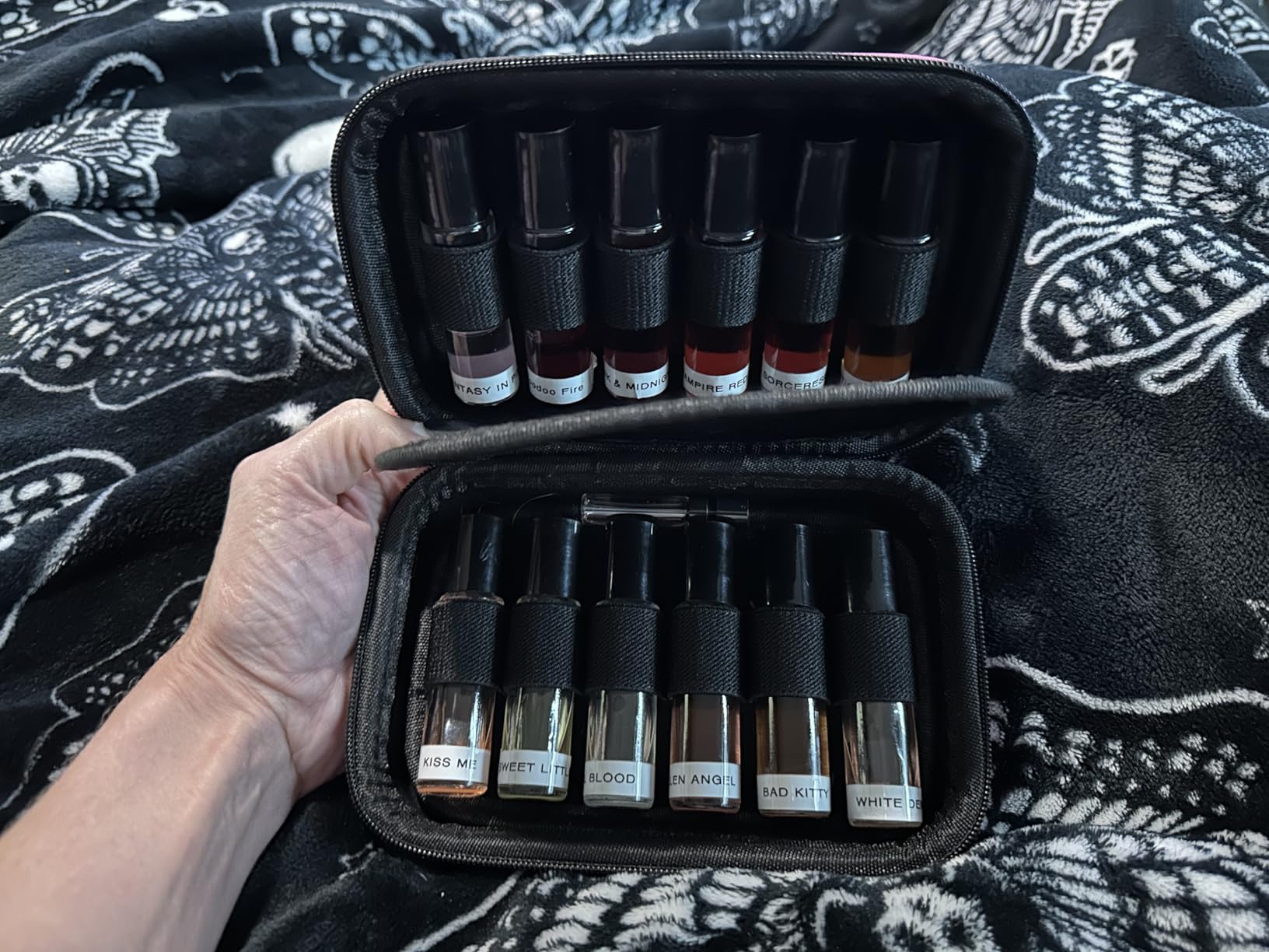 Hipiwe Hard Shell Essential Oil Carrying Case Holds 12 Bottles, Blue | Portable Essential Oils Bag Organizer Travel Bag Can hold 5ml, 10ml, & 10ml Rollers customer photo 2