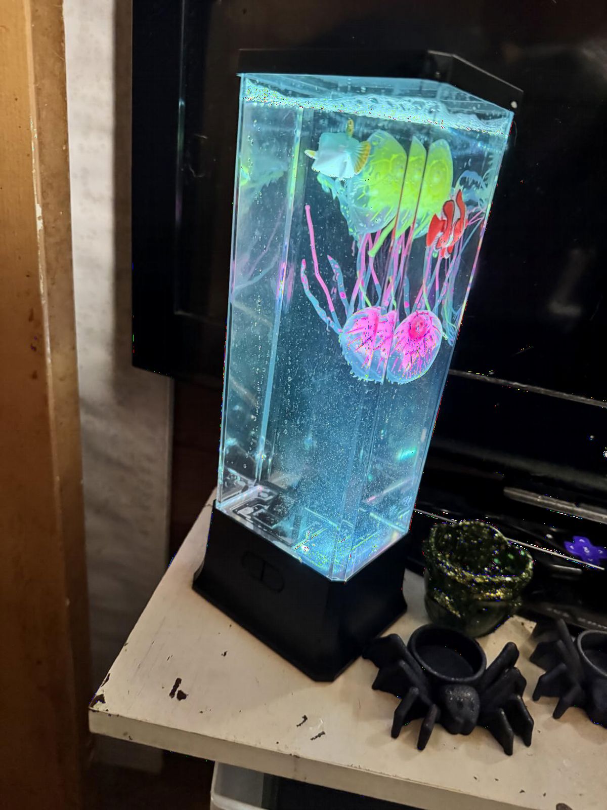COLORLIFE Electric Jellyfish Tank Table Lamp with Color Changing Light Gift for Kids Men Women Home Deco for Room Mood Light for Relax(Black) customer photo 1