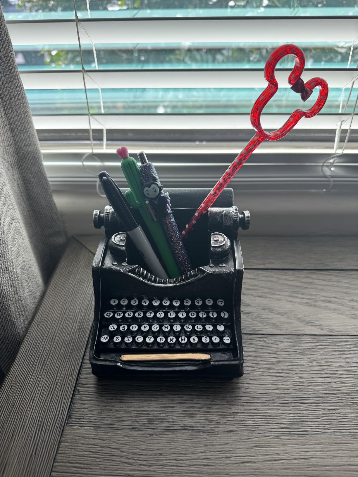 Vintage Typewriter Pencil Holder for Desk - 4.5