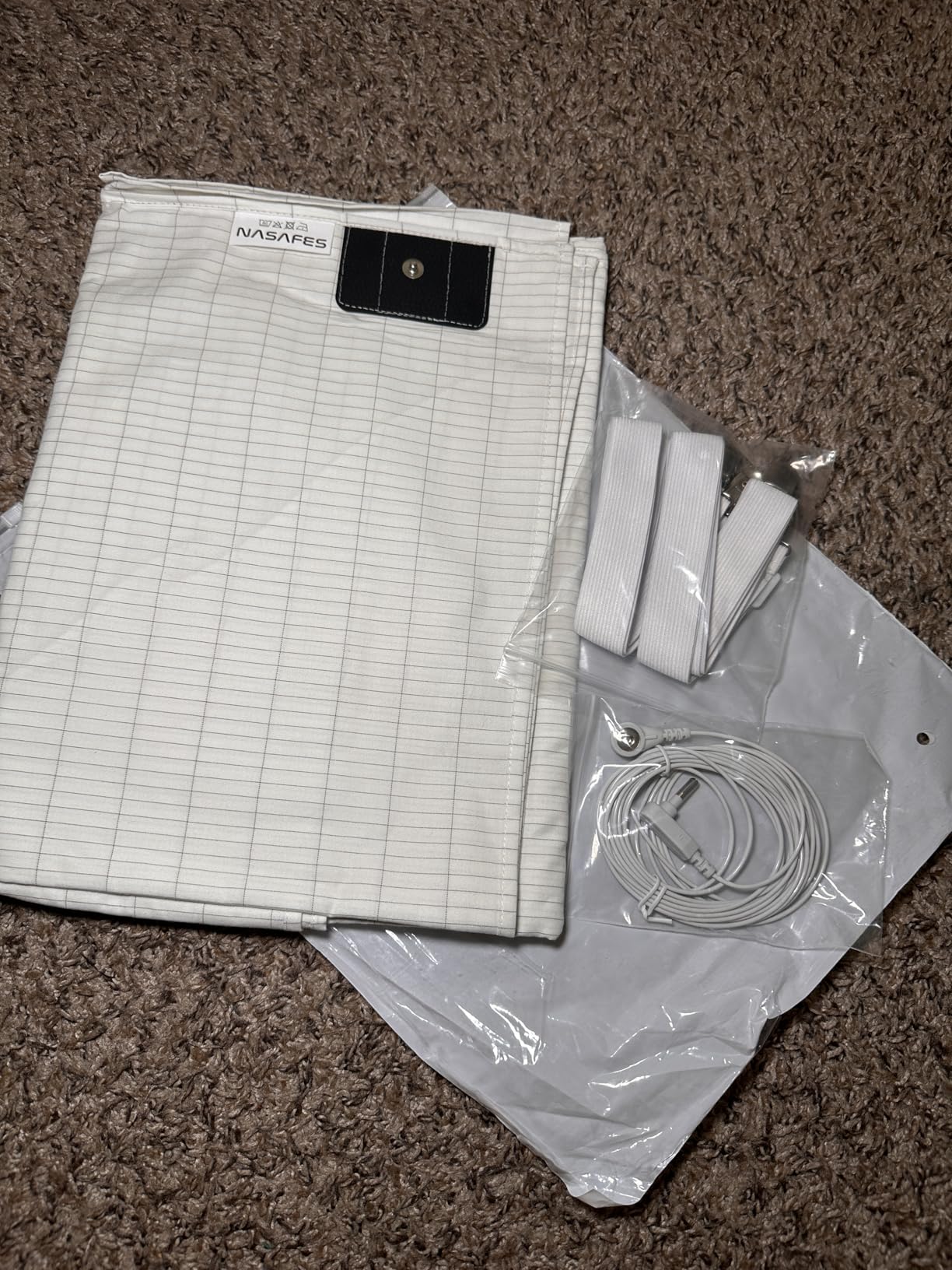 Earthing Half Sheet for Bed, Premium Silver Fiber Grounding Sheet | Bed Grounding Kit Stays Secure with 2 Suspenders, 94 x 35