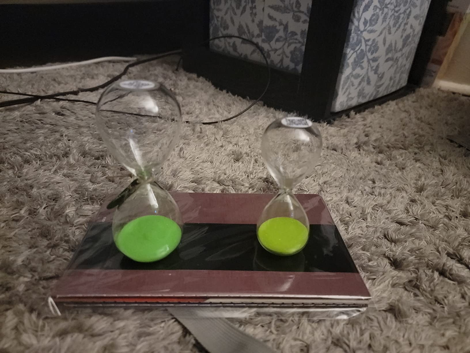 Hourglass Sand Timers - SWISSELITE Biloba Hourglass Sand Timer Inspired Glass/Home, Desk, Office Decor customer photo 2