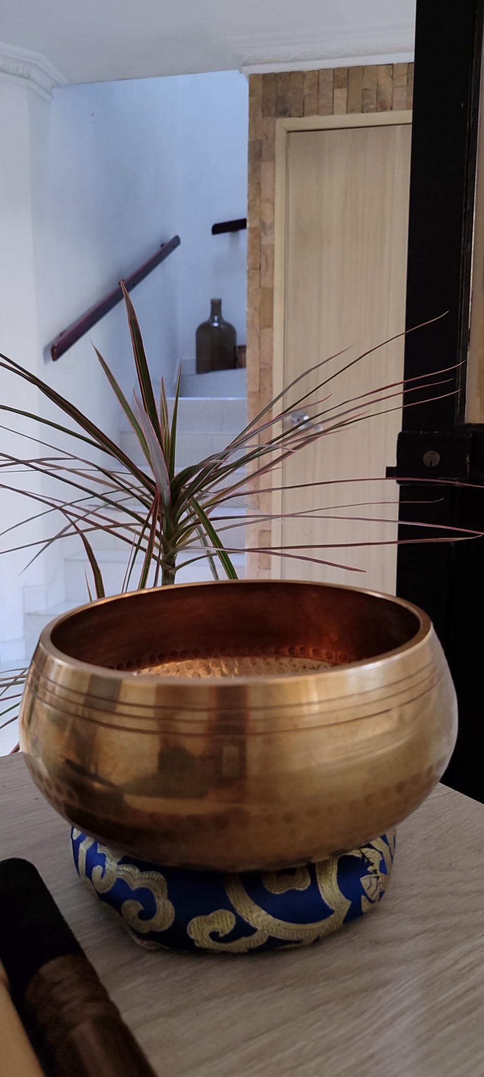Large Heavy Weight 6.25 Inches Meditation Grade Professional Quality Hand Hammered Tibetan Singing Bowl Set customer photo 1