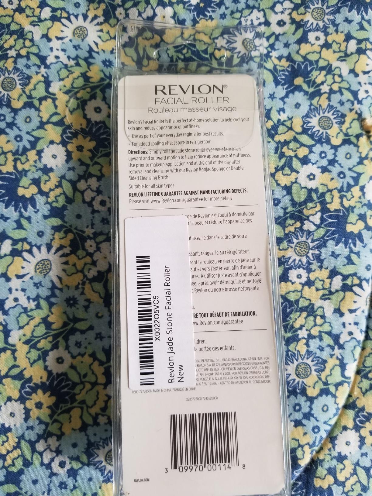 Revlon Jade Stone Face Roller, Dual-Sided Face Massager to Cool and De-Puff, Jade, 1 Count customer photo 2