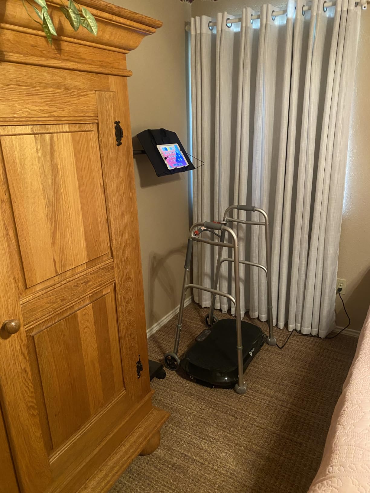 Lifepro Waver Vibration Plate Exercise Machine with 99 Speeds & 10 Presets customer photo 2