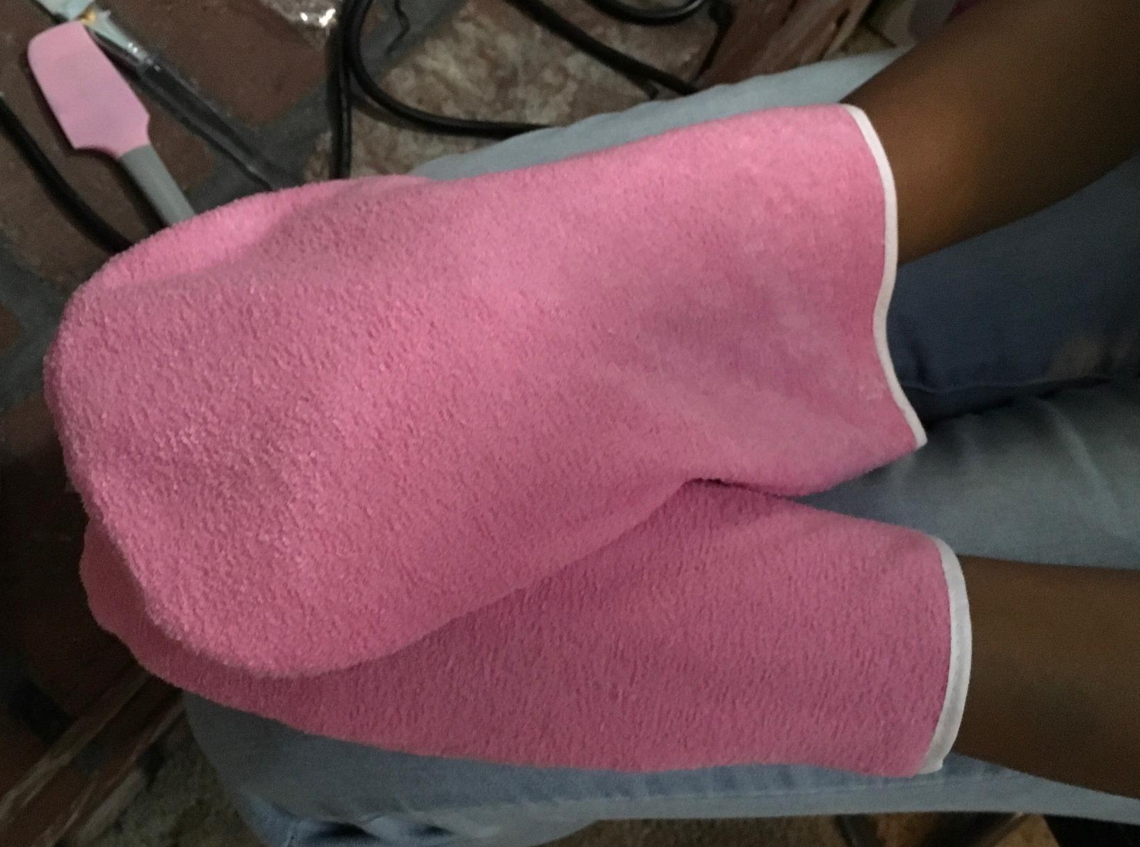 Paraffin Wax Machine for Hand and Feet - Ejiubas Paraffin Bath,Quick Heating,Large Capacity,includes 2.2 lb Paraffin Wax 200 Glove Liners 2 Thermal Mitts Booties for Arthritis and Deep Skin Moisturize customer photo 1