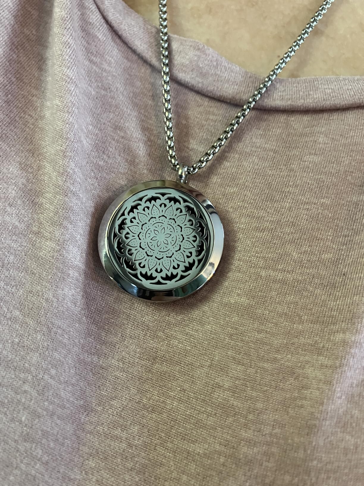 Aromatherapy Essential Oil Diffuser Necklace Stainless Steel Inspirational Locket Pendant (7 Chakra) customer photo 1