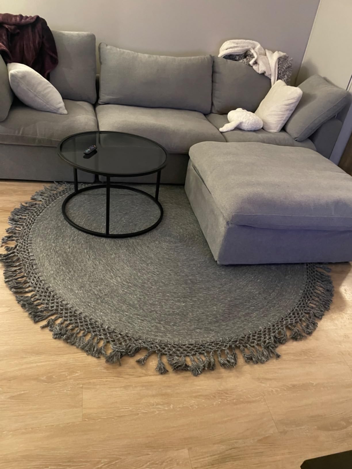 SAFAVIEH Sahara Collection 3' Round Pink SAH490U Handmade Boho Tassel Area Rug customer photo 1