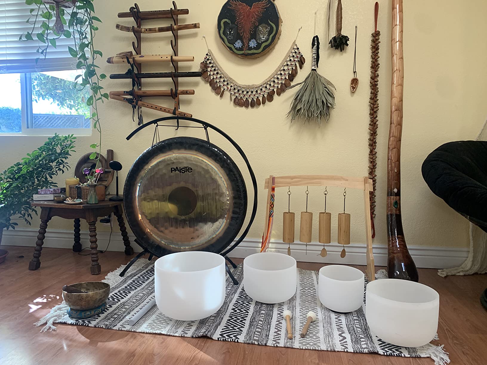 432HZ Crystal Singing Bowls Set of 3, 8''-12'' Crystal Sound Healing Bowl - 8'' B Crown Chakra, 10'' E Solar Plexus Chakra, 12'' C Root Chakra, Meditation, Relaxation, Included Carry Bags and Mallets customer photo 2