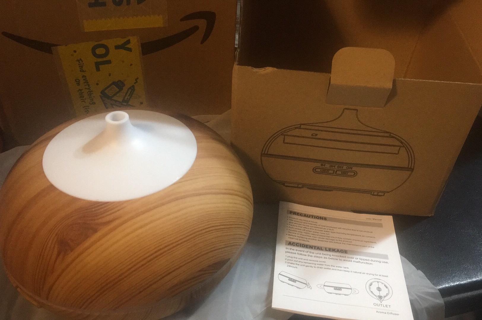 Aroma Essential Oil Diffuser, JoySusie 500ml Wood Grain Ultrasonic Cool Mist Whisper-Quiet Humidifier with Color LED Lights Changing & 4 Timer Settings, with Remote Control (Brown) customer photo 2