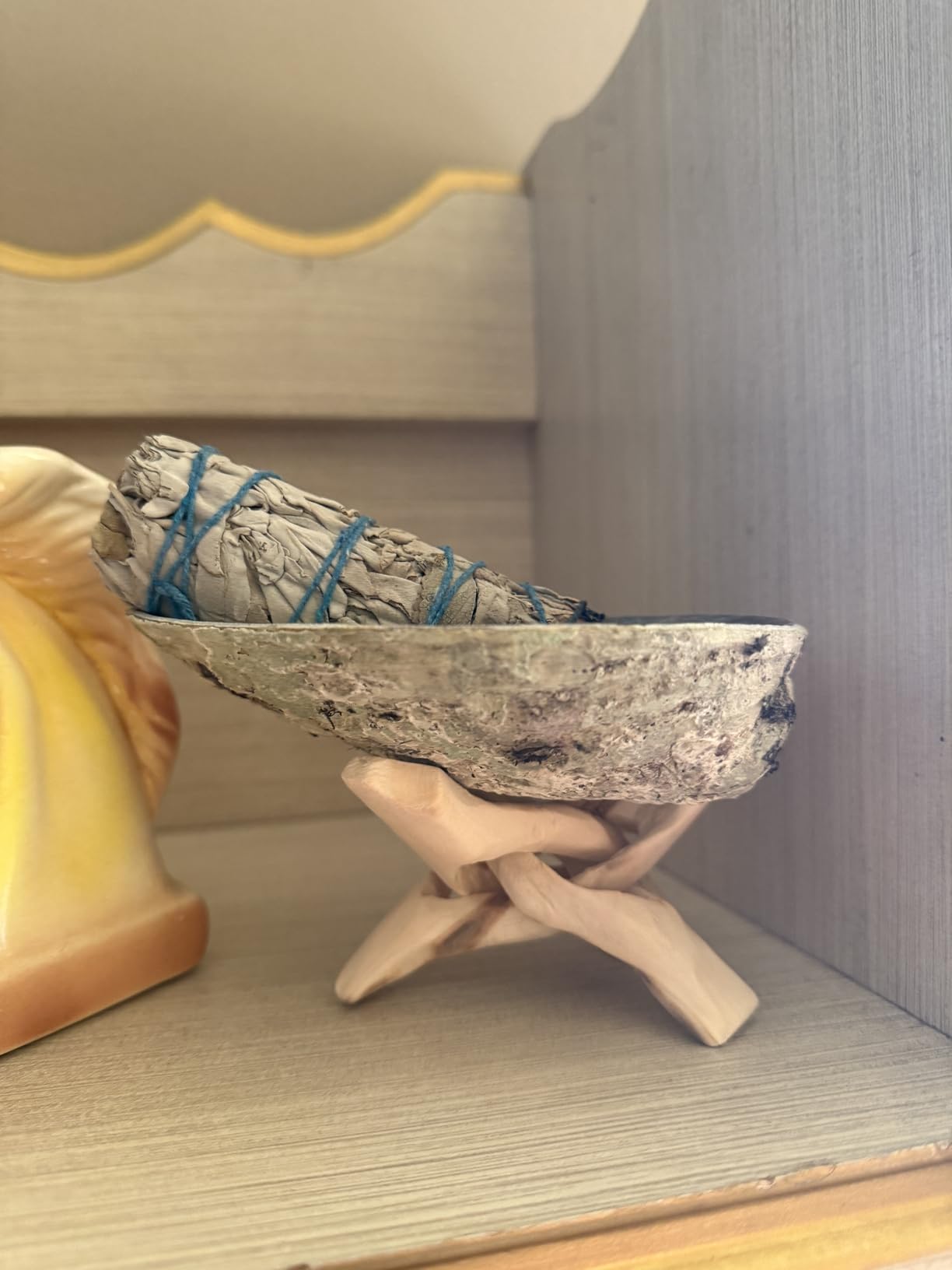 JL Local Perfect Unity Smudging Kit, White Sage, Palo Santo | 2 White Sage Smudge Sticks + 2 Palo Santo Sticks, Abalone Shell Bowl, Rose Quartz Crystal, Healing Incense for Cleansing customer photo 1