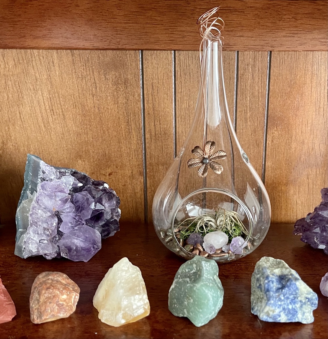 Crystals and Healing Stones Premium Kit Wooden Box - Chakra Stones Healing Crystals Set, Rose Quartz, Amethyst Cluster, Quartz Points, Chakra Pendulum (Deluxe Chakra Collection) customer photo 1
