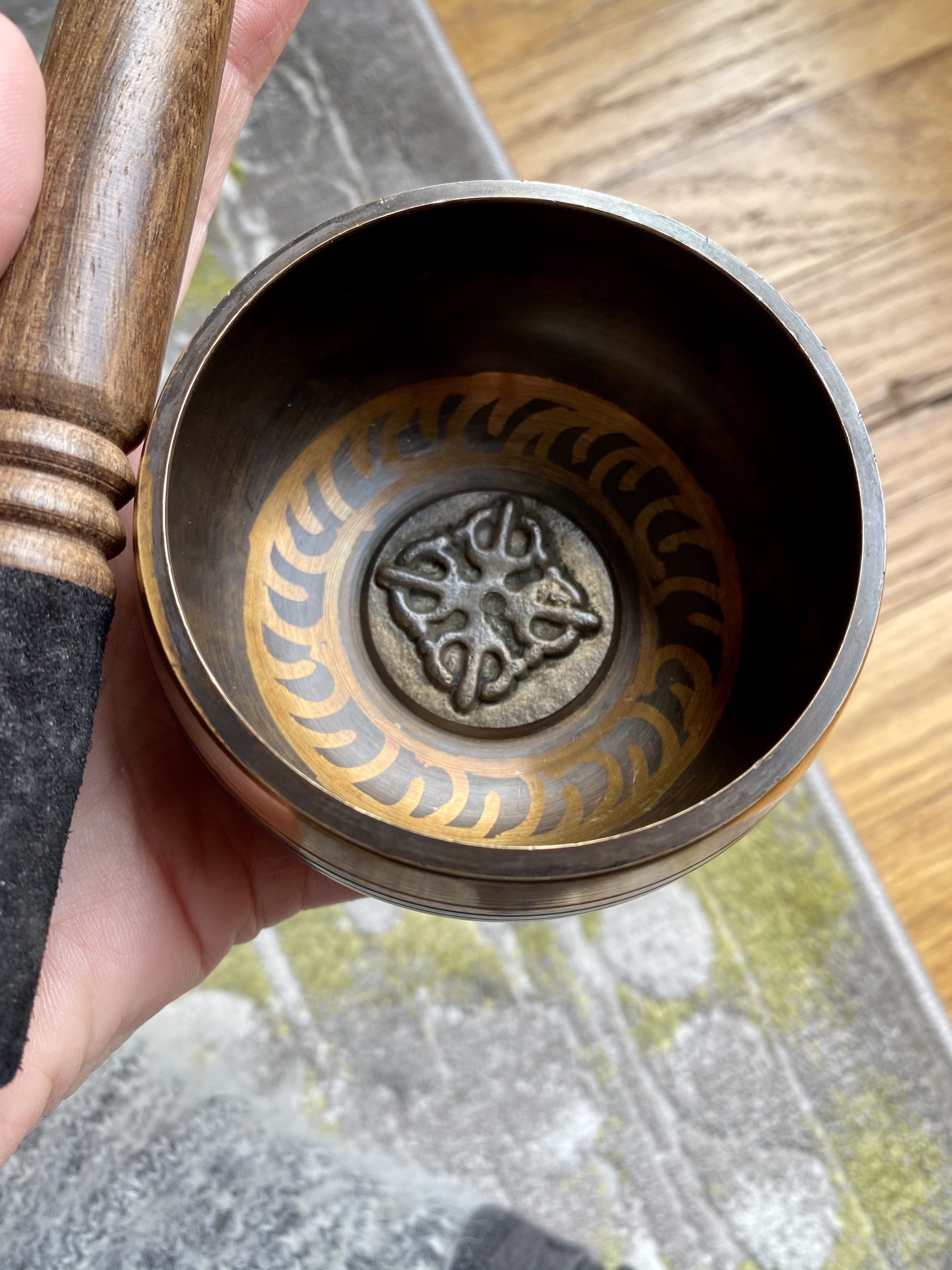 DomeStar Tibetan Singing Bowl Set, Authentic Handmade Meditation Bowl Stress Relief Yoga Set with Striker & Cushion for Sound Therapy, Chakra Healing, Spiritual Gatherings customer photo 1