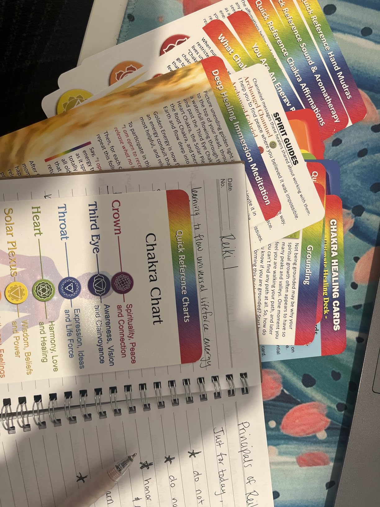 Chakra Healing Cards for Reiki, Meditation & Energy Balance, 20 Cards | Meditations & Affirmations, Crystals & Essential Oils, Reiki Symbols & Chakra Chart, Yoga Poses & Hand Mudras customer photo 2