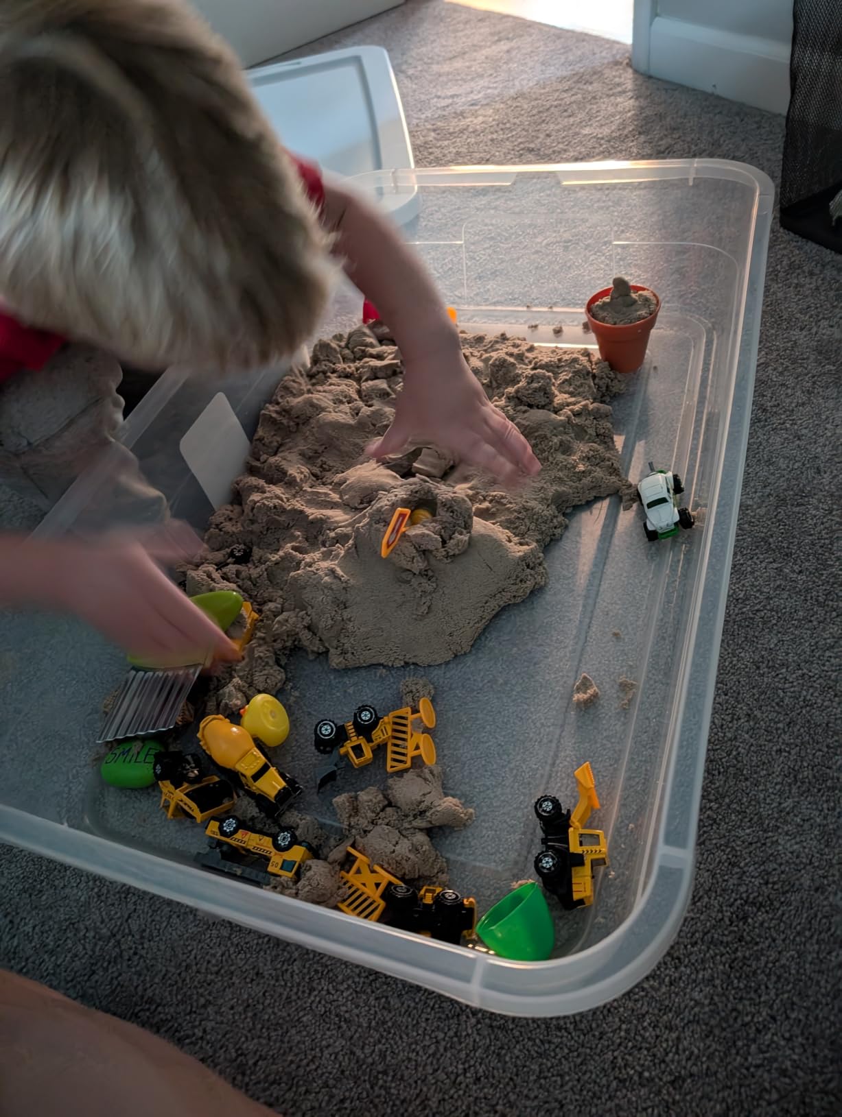 Kinetic Sand 3.25lb Beach Sand Amazon Exclusive, Sensory Toys, Ages 3+ customer photo 1