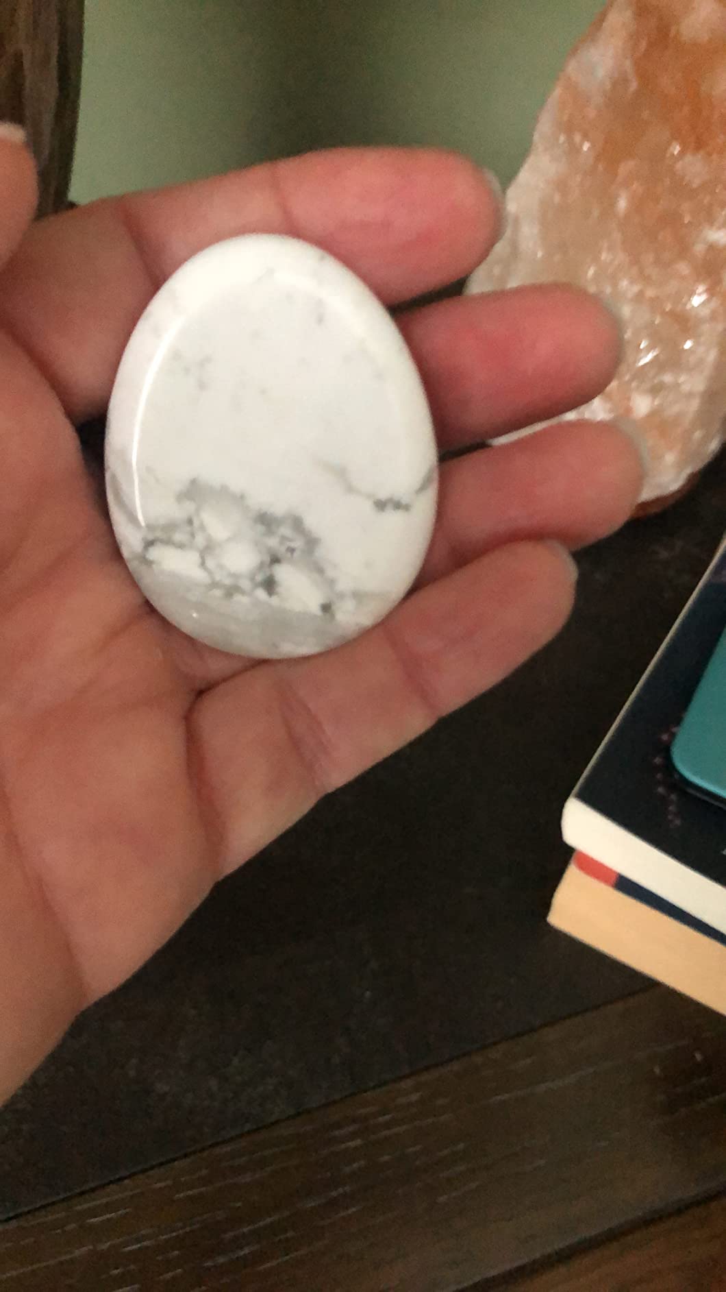 Natural White Howlite Turquoise Crystal Thumb Worry Stone, Hand Carved Healing Crystal Teardrop Pocket Stones for Anxiety Stress Relief Meditation customer photo 1