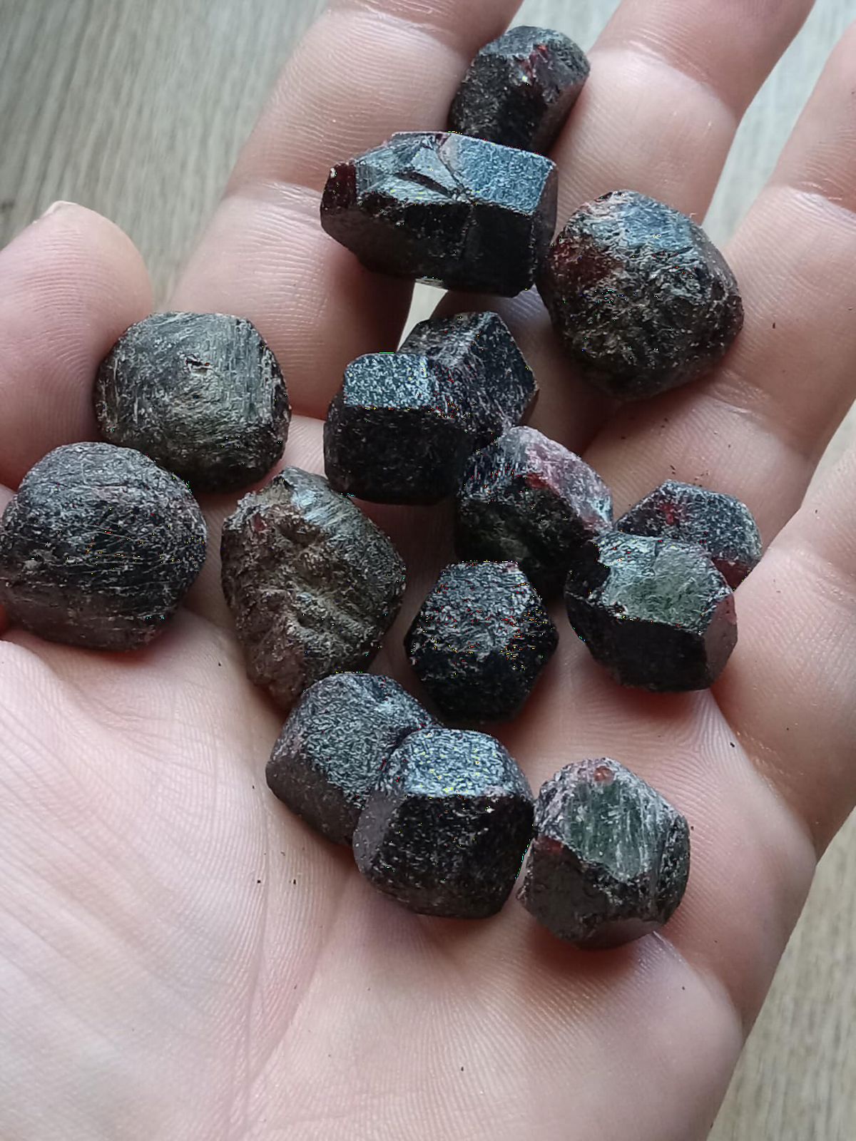 Wixine 100g DIY Natural Red Garnet Stones Original Crystal Original Specimens Gift customer photo 1