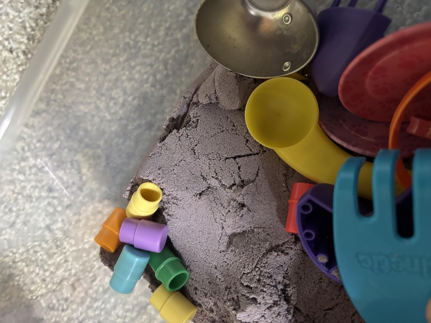 Kinetic Sand Scents, Ice Cream Treats Playset with 3 Colors Scented Play Sand & 6 Tools, Sensory Toys for Kids Ages 3 and up customer photo 1