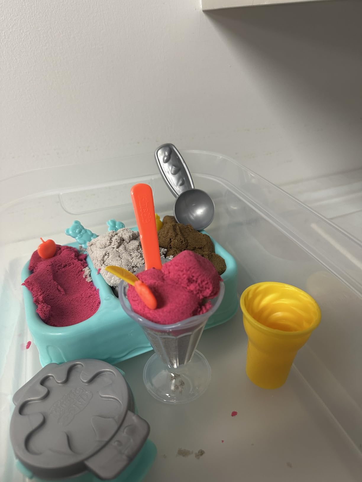 Kinetic Sand Scents, Ice Cream Treats Playset with 3 Colors Scented Play Sand & 6 Tools, Sensory Toys for Kids Ages 3 and up customer photo 2