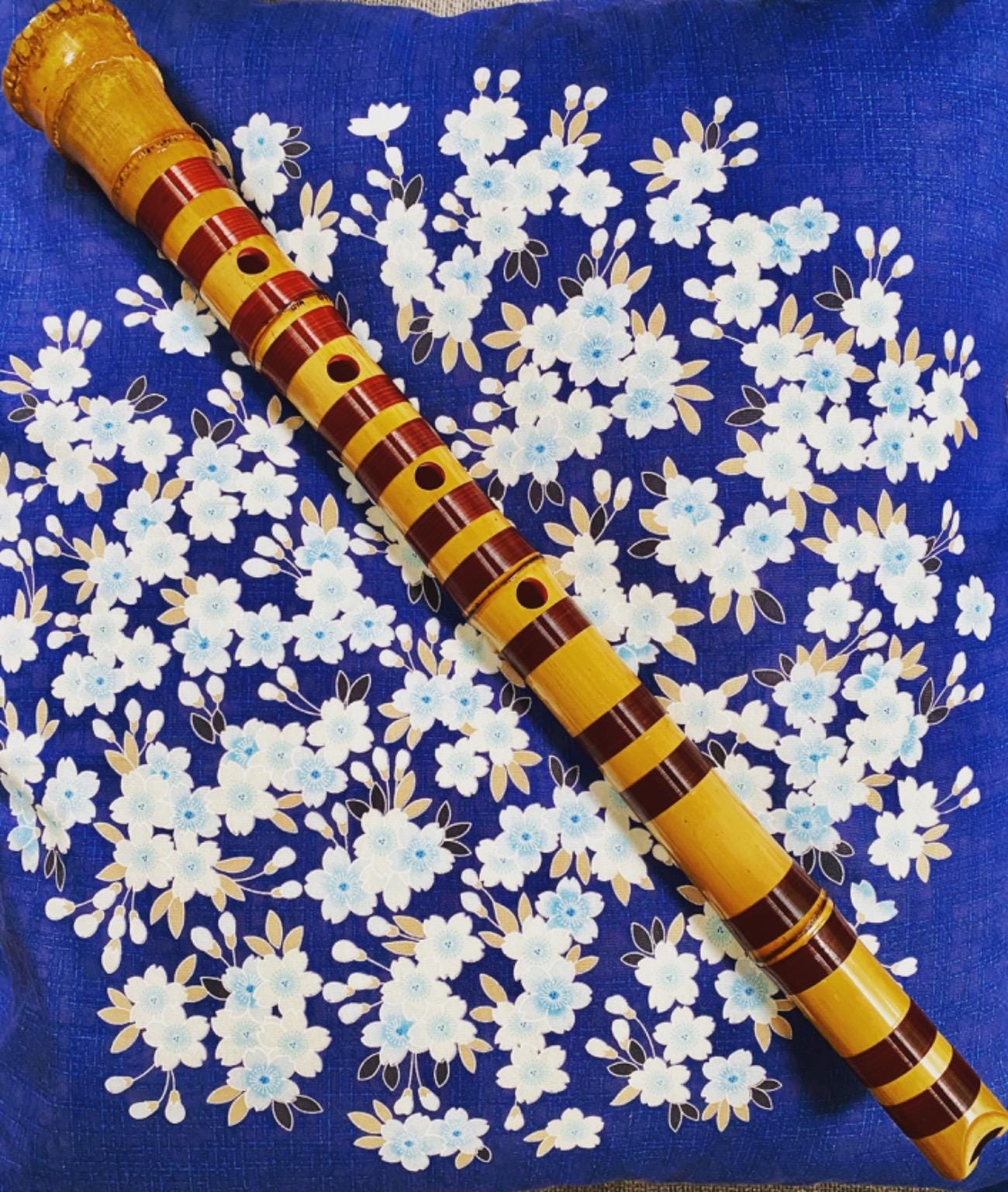 Japanese Zen Shakuhachi Pentatonic end-blown flute with natural bell root. TOZAN-ryu 1.8 feet quality flute, play all ocataves. Good for seasoned flautist, good for any level player. customer photo 1