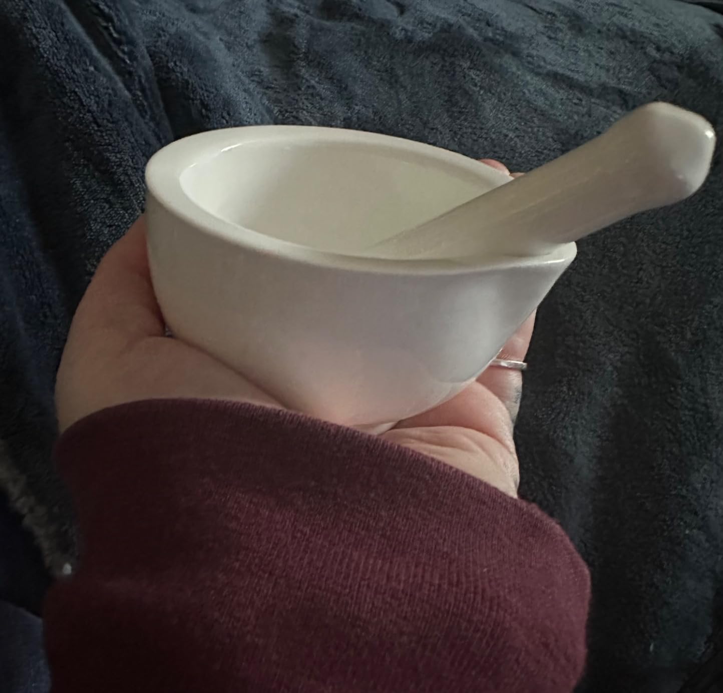 LEETOYI Small Ceramic Mortar Pestle Set, Herb Grinder Pill Crusher 3.3-inch customer photo 2