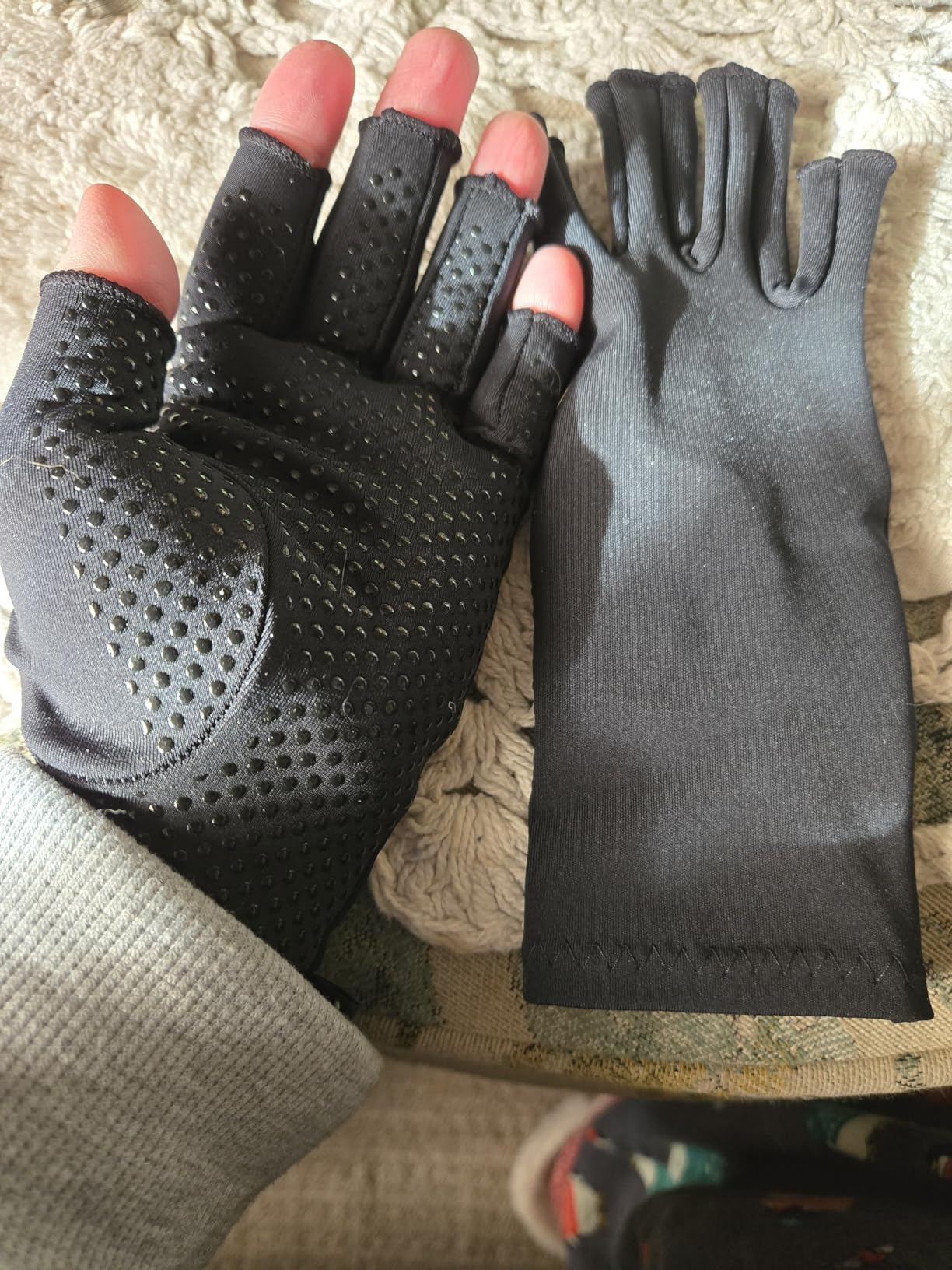 Copper Infused Fingerless Arthritis Compression Gloves (Pair) - Relief | For Men, Women, Rheumatoid, Swelling, Carpal Tunnel, Tendonitis, Edema, Hand & Finger Pain - Comfortable Non-Slip (Medium) customer photo 1