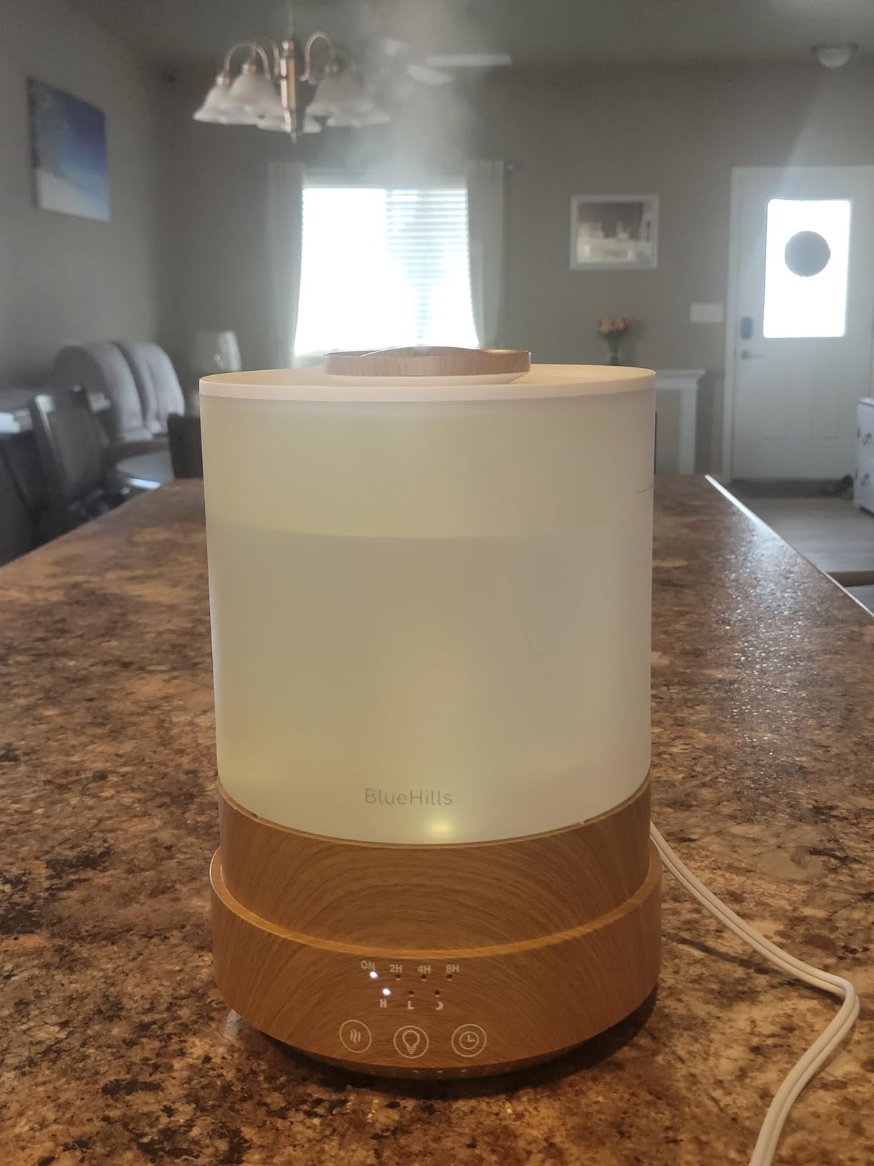 BlueHills Premium 2500 ML XL Essential Oil Diffusers - 30 Hr Run Aromatherapy Diffuser & Air Humidifier Mist for Large Room - 7 LED Colors Oil Diffuser Essential Oils for Home w/Auto Shut Off - F003 customer photo 1
