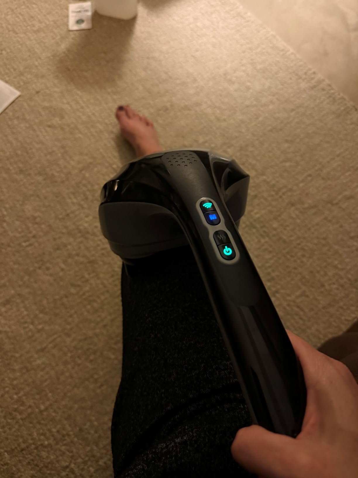 Snailax Cordless Handheld Back Massager with Heat, Deep Tissue Percussion Massager, 3 Sets of Dual Pivoting Heads, Rechargeable Hand Held Massager for Neck, Back Shoulder, Calf, Legs customer photo 2