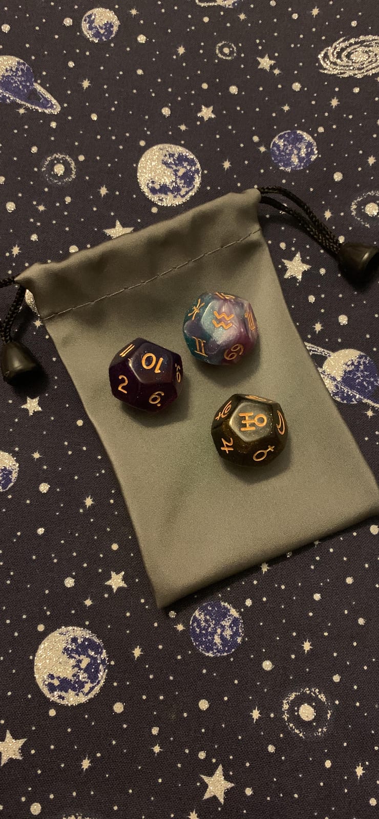 3 Pieces Astrology Dice Acrylic Pearl Astrological Dice for Constellation Divination Accessory 3 Colors D12 Glitter Astro Dice Set Tarot Assories customer photo 2