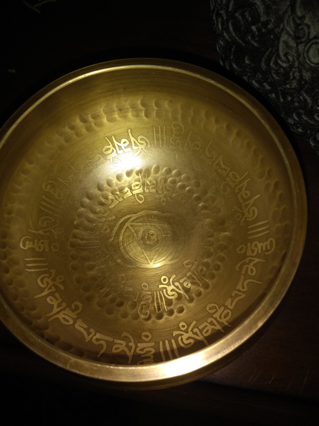 Tibetan Singing Bowl Set with Holy Buddhist Mantra and Sacred Third Eye Symbol from Nepal~ Antique design suitable for Yoga, Meditation, Sound Healing & Chakra Balancing~ customer photo 1