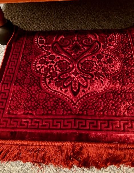 Luxury Velvet Prayer Rug with Prayer Beads | Soft Elegant Muslim Turkish Janamaz Sajada Carpet for Men and Women | Plain Solid Prayer Mat Ramadan Eid Gift - Paisley (Golden Beige) customer photo 2