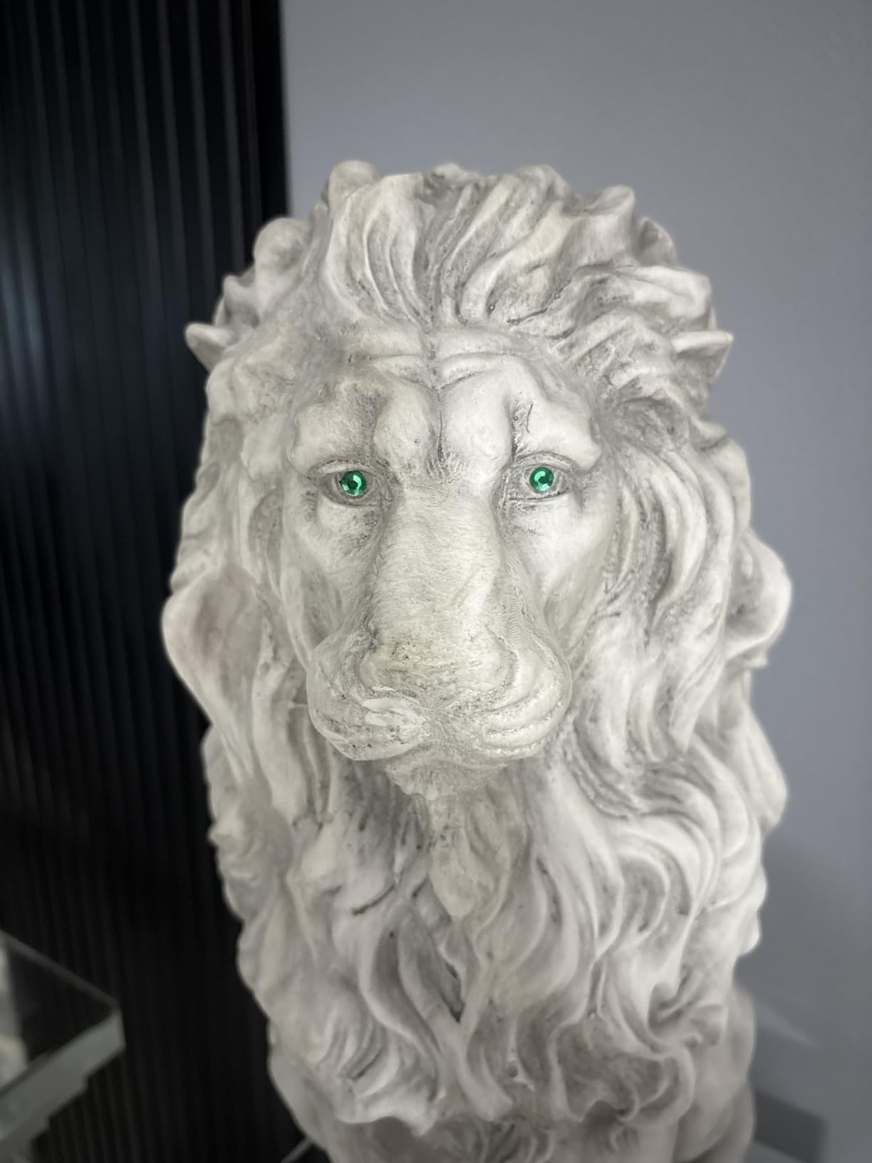 Glitzhome Guardian Sitting Lion Garden Statue MGO Outdoor Decoration, 20.75